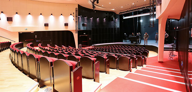 Ciekawe instalacje: Akademickie Centrum Kultury UMCS Chatka Żaka