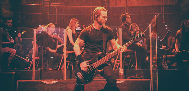 Wzmacniacze basowe Ashdown na koncertowym DVD Alter Bridge 