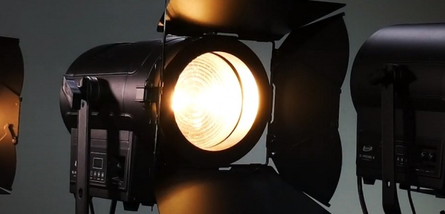 Dlaczego warto zainwestować w LED? Elation KL Fresnel 