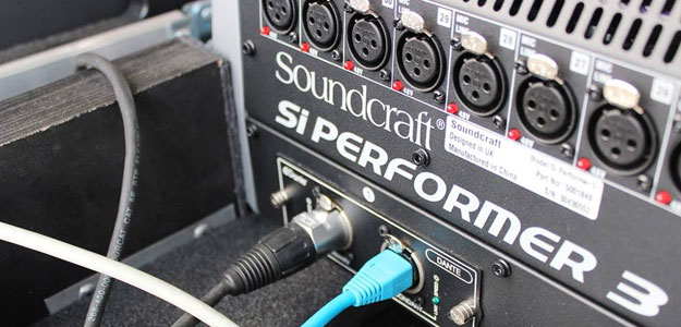 SiPerformer z Dante i mikrofony AKG w trasie koncertowej z Mrozem