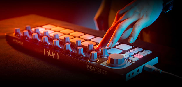 BeatStep Black Edition - nowy kontroler dla twojego DAWa