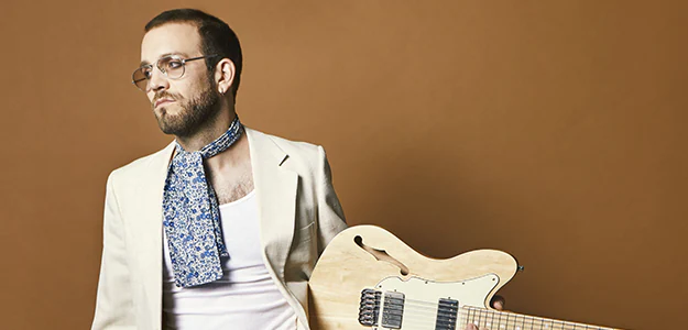 Theo Katzman już za tydzień zagra w warszawskich Hybrydach