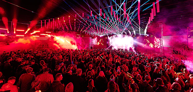 Oprawy Cameo na festiwalu w Glastonbury