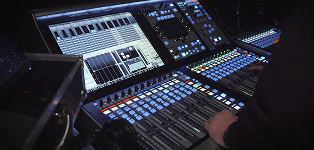 SSL Live L350 Plus na halowej trasie Kwiatu Jabłoni