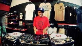 DJ Dummy @ Vital with TRAKTOR SCRATCH &amp; KONTROL S4