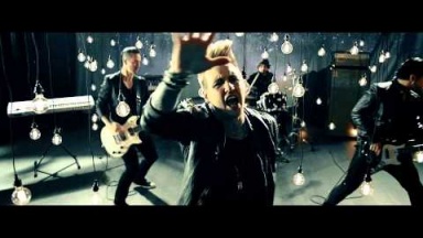 Papa Roach - Gravity (feat. Maria Brink) (Official Video)