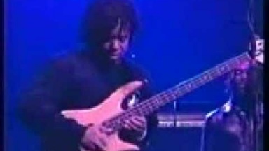 Bass solo - Victor Wooten Live w/ The Dave Mathews Band