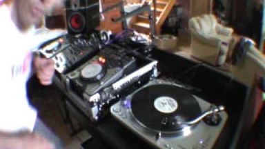 How to do a spin back on a VINYL TURNTABLE video 6,